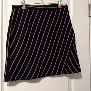 Navy blue/ white pinstripe Banana Republic skirt NWT